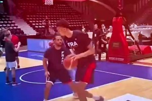 杨毅曾谈：国内联赛就是自娱自乐！培养不出世界级的核心运动员~